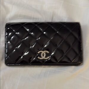 CHANEL Black Quilted patent leather  Wallet Luxurious Design